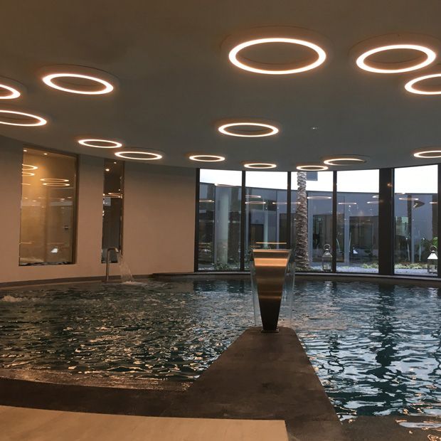 Atelier SEDAP éclairage piscine d'intérieur