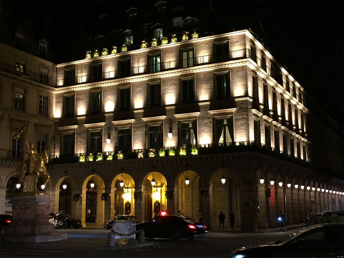 Réalisation éclairage SIDE LIGHTING devanture hôtel